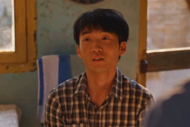 《小巷人家》看懂12岁鹏飞掏钱给黄玲才明白他为何能身家百万(图2)